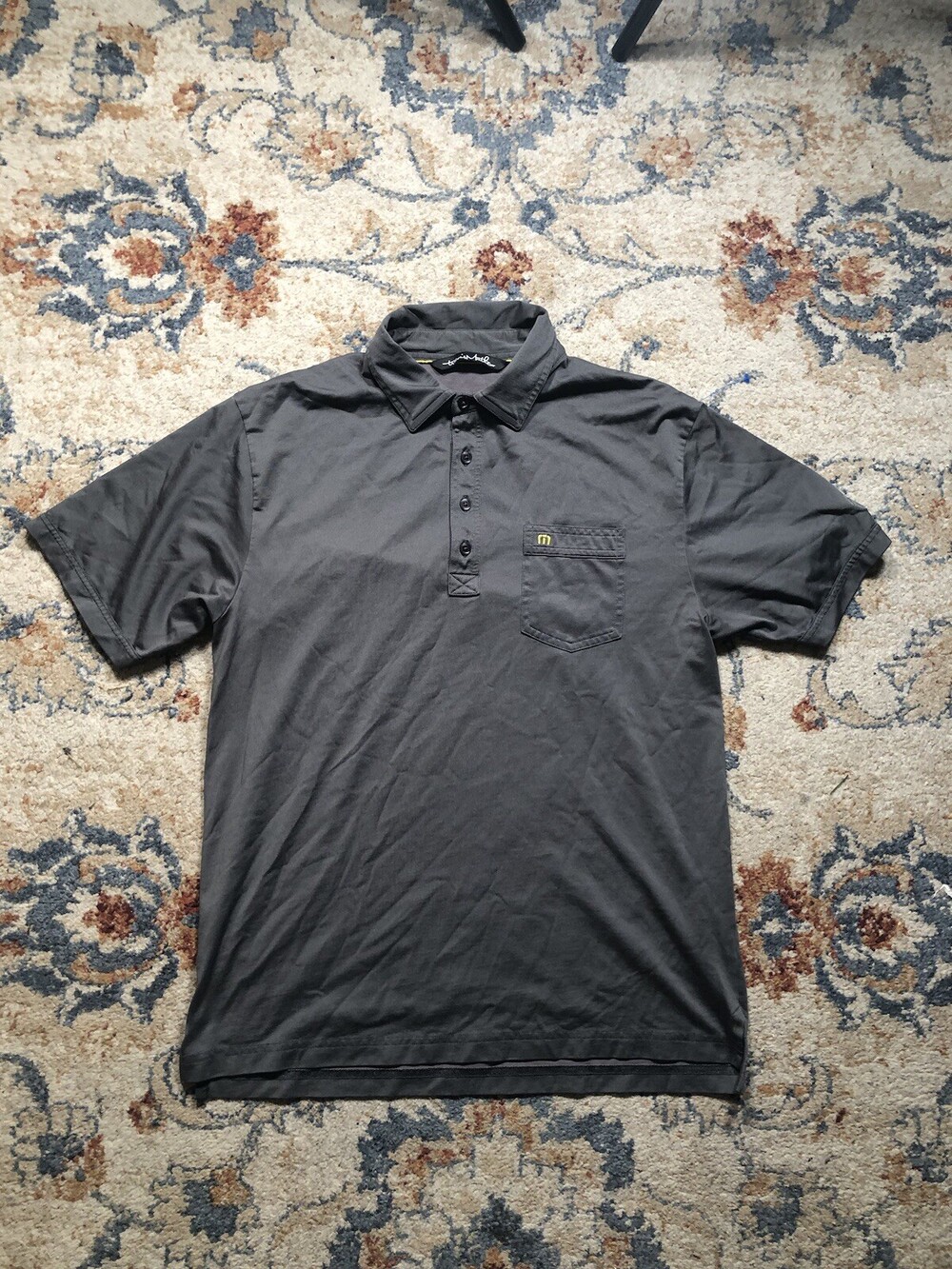 Travis Mathew Polo Short Sleeve Shirt Mens Medium Gray Collar Golf Tennis Tee